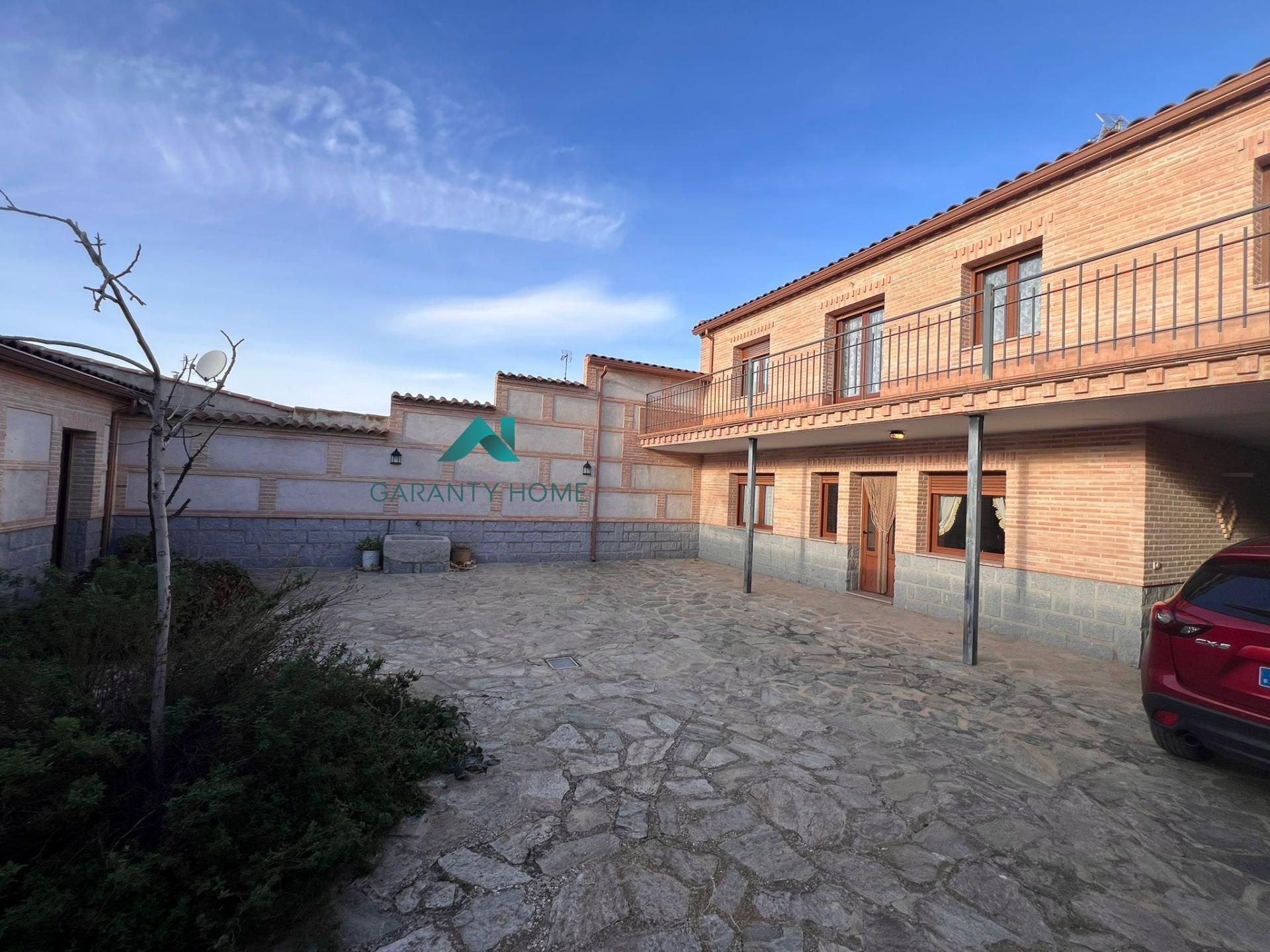 Vista exterior de Casa adosada en venda en Gálvez amb Calefacció