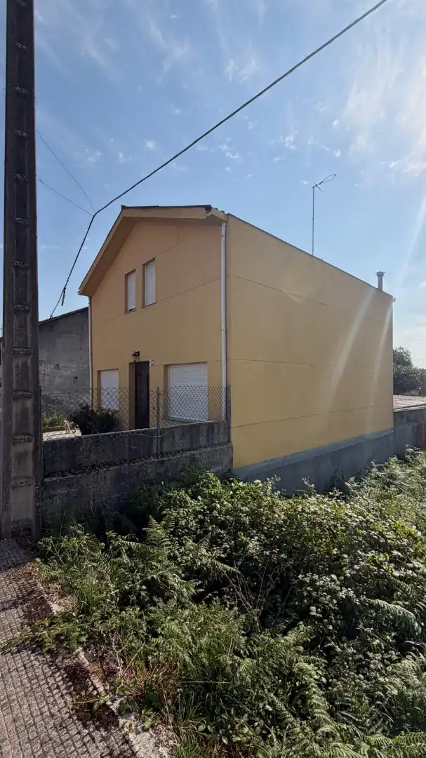 Vista exterior de Casa o chalet en venta en Carballo con Terraza