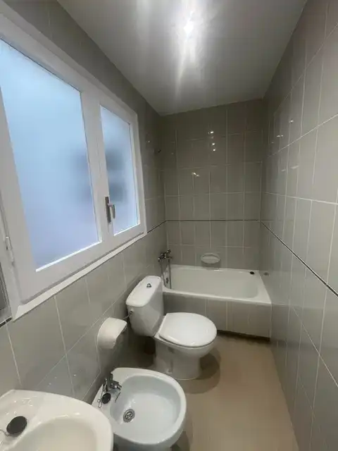 Bathroom of Flat for rent in Sant Cugat del Vallès  with Heating and Oven