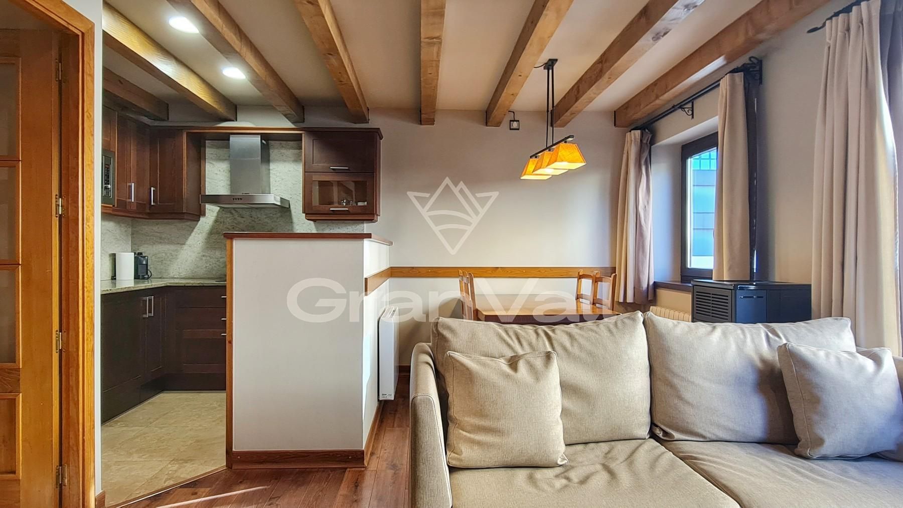 Sala d'estar de Apartament en venda en Alp amb Calefacció, Traster i Moblat