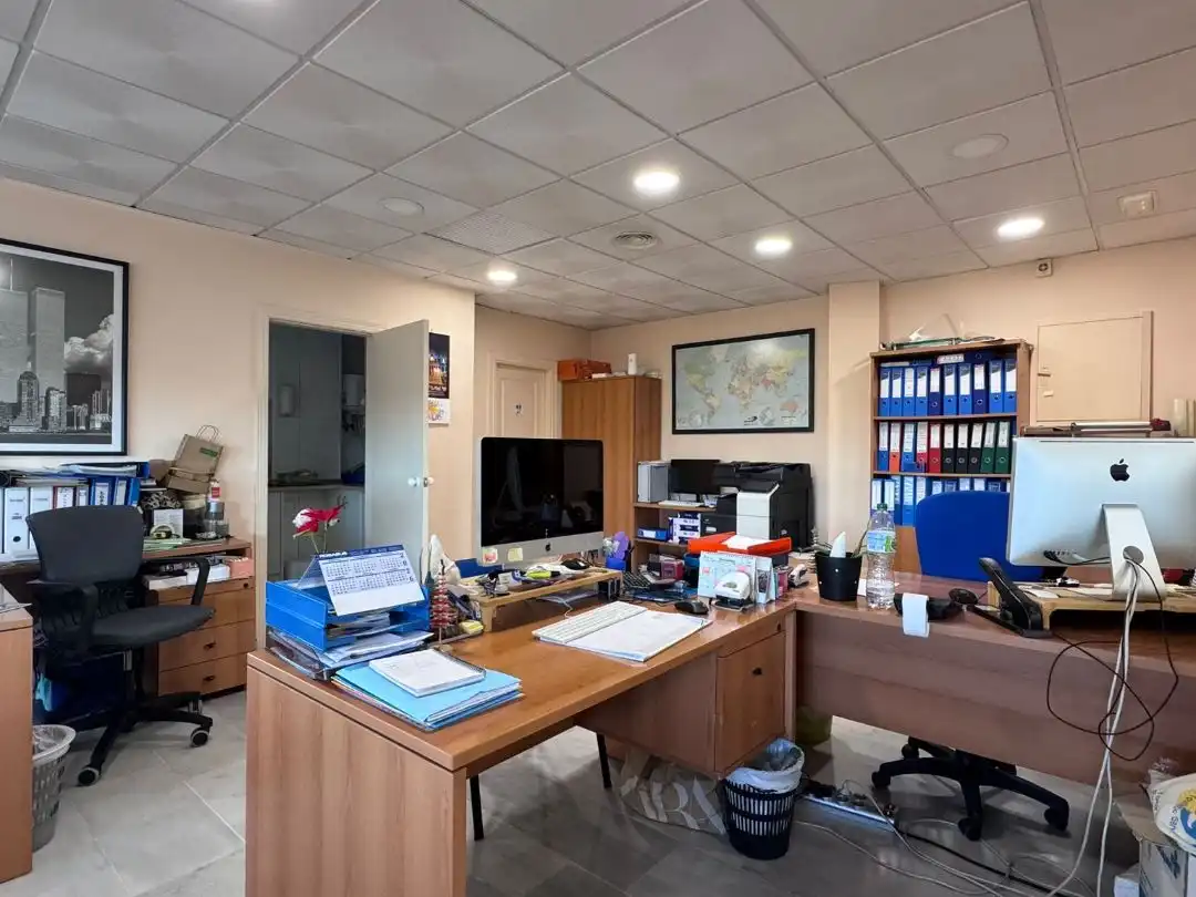 Büro zum Verkauf in Málaga mit Klimaanlage, Heizung und Terrasse