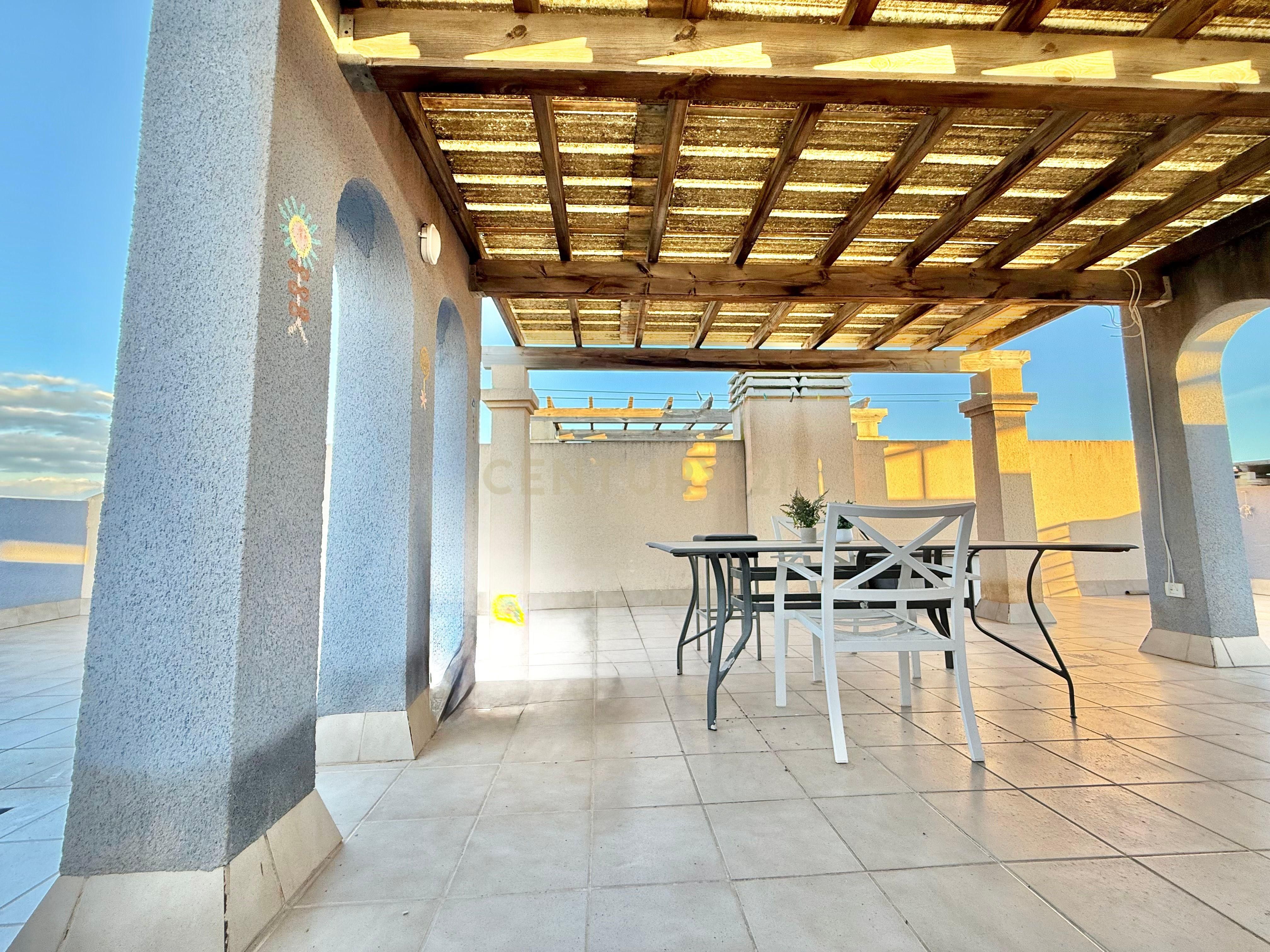 Terrasse von Wohnungen zum Verkauf in El Ejido mit Klimaanlage, Abstellraum und Schwimmbad