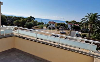 Vista exterior de Casa o xalet en venda en Torredembarra amb Terrassa