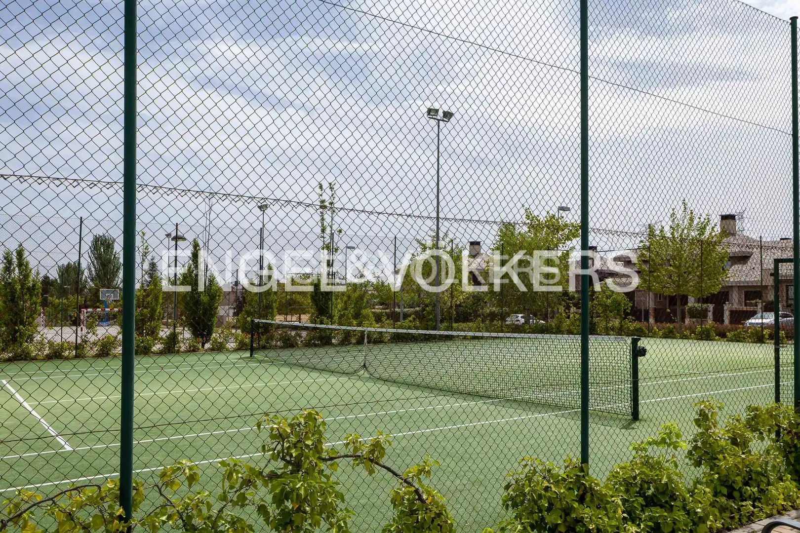 Terrasse von Einfamilien-Reihenhaus zum Verkauf in Majadahonda mit Klimaanlage, Heizung und Privatgarten