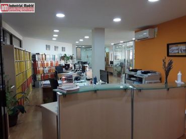 Locale commerciale in vendita a La Poveda