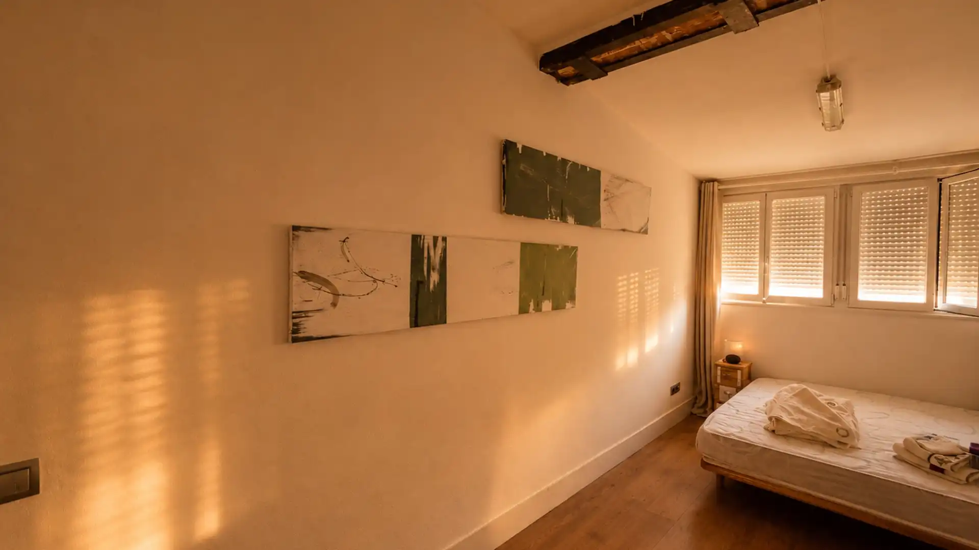 Bedroom of Attic for rent in Madrid  with Air Conditioner, Heating and Parquet flooring