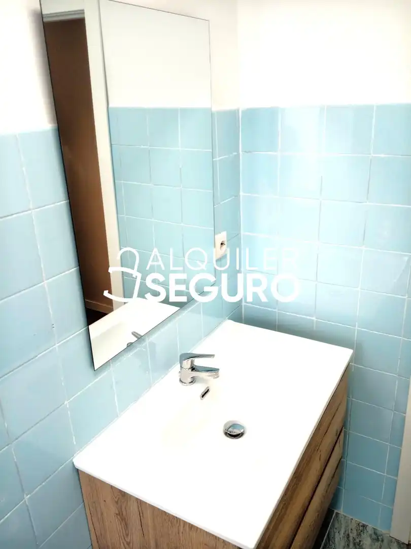 Bany de Pis de lloguer en Valladolid amb Calefacció i Terrassa