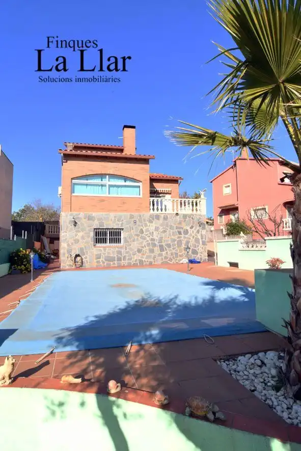Casa o xalet en venda a MARTI I POL, Rodonyà