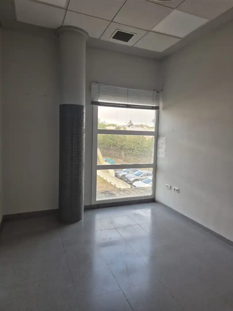 Gebäude zur Miete in Tomares