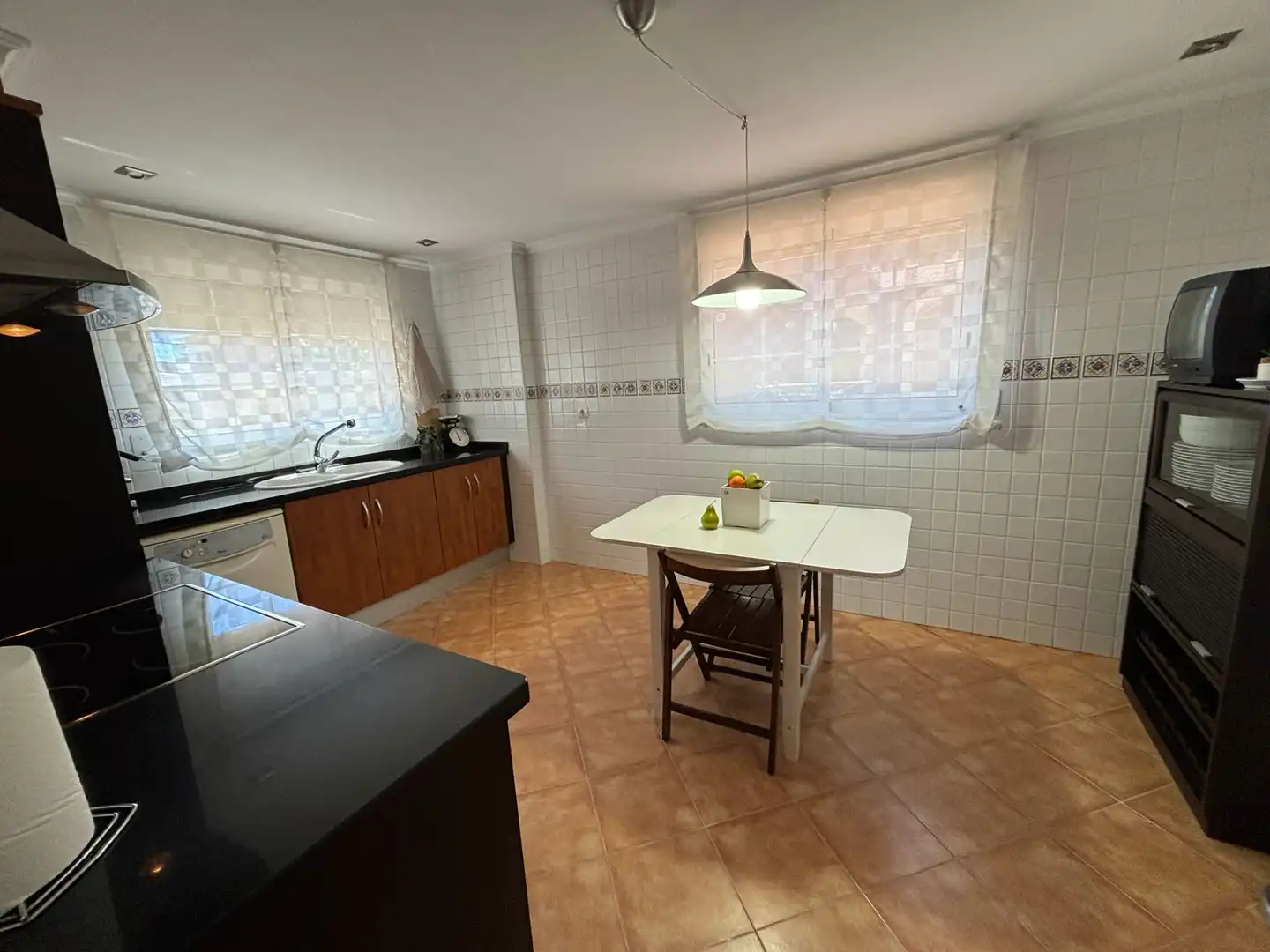 Cuina de Casa adosada en venda en Sueca amb Aire condicionat, Jardí privat i Terrassa