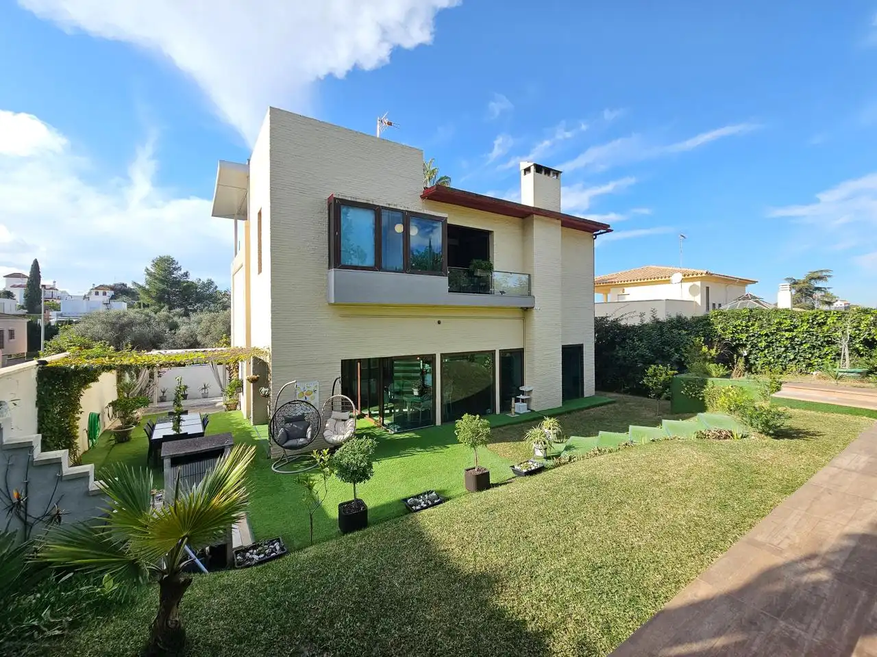 Vista exterior de Casa o chalet en venta en Montequinto con Aire acondicionado, Jardín privado y Terraza