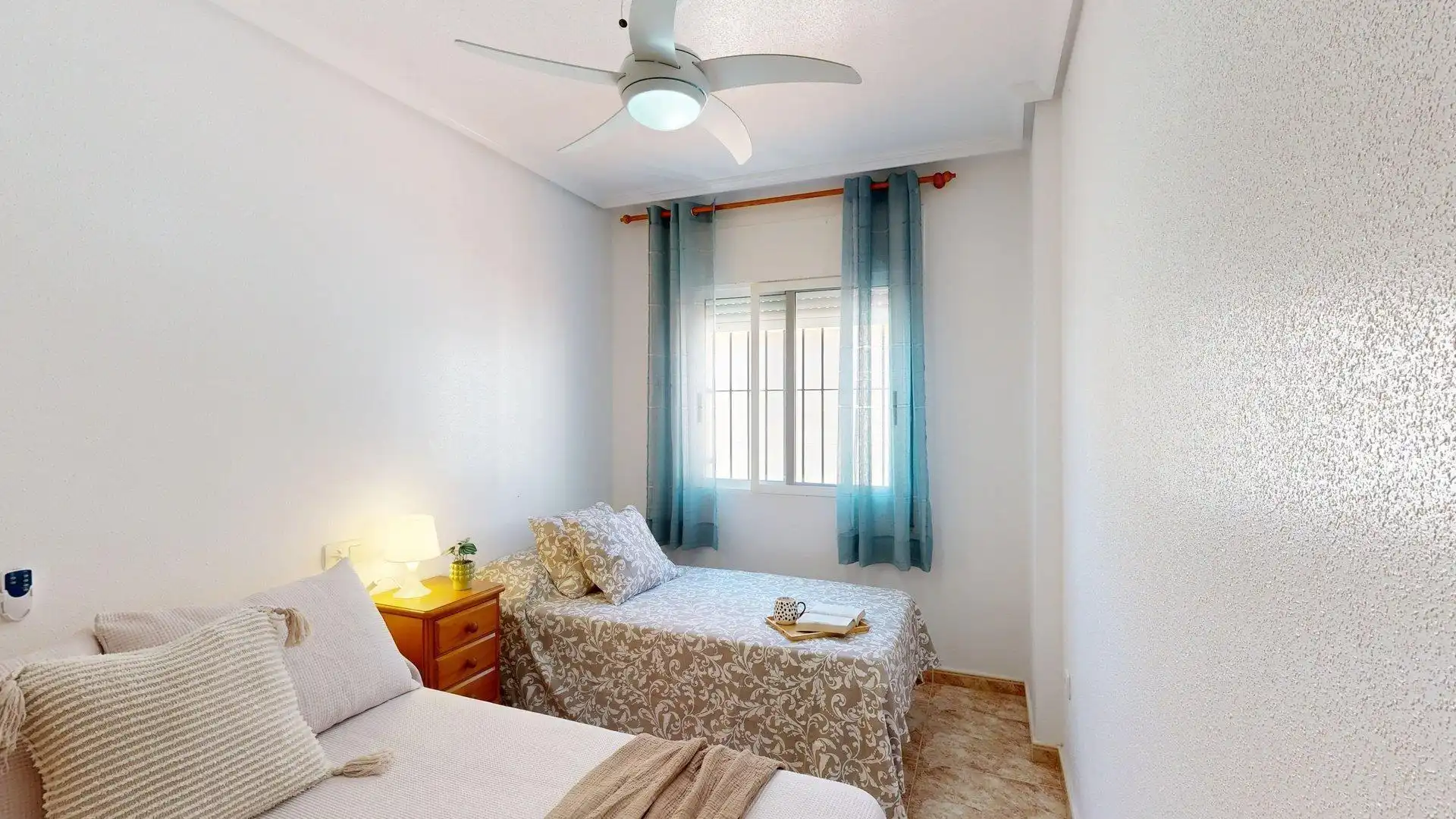 Habitación de Casa adosada en venta en Pilar de la Horadada con Jardín privado, Terraza y Balcón
