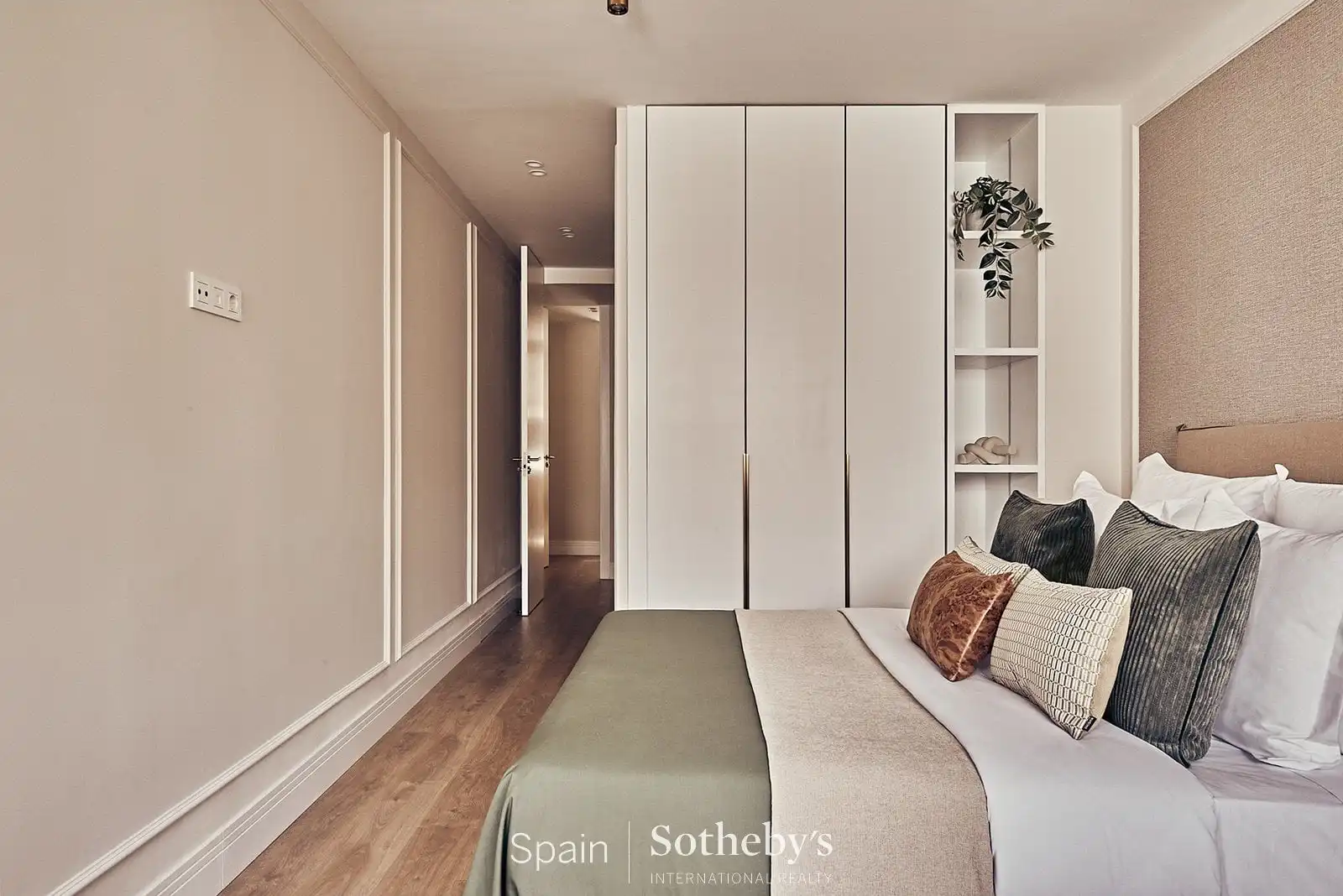Bedroom of Apartments for sale in Madrid  with Air Conditioner, Heating and Terrace