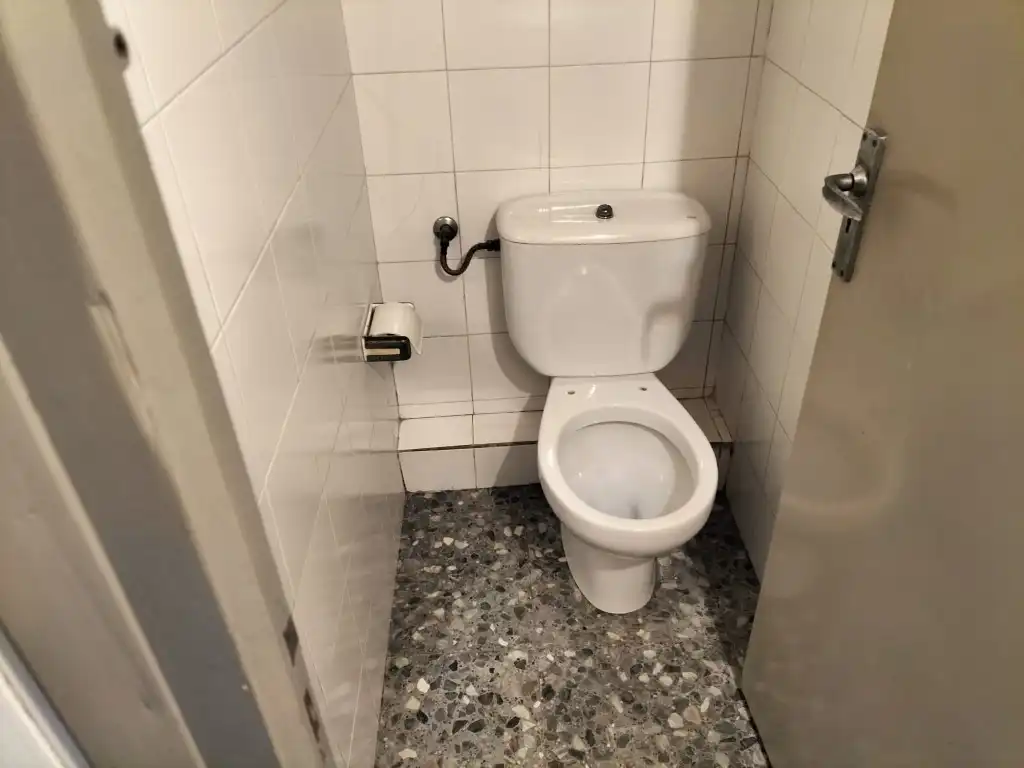 Baño de Local en venta en Barcelona
