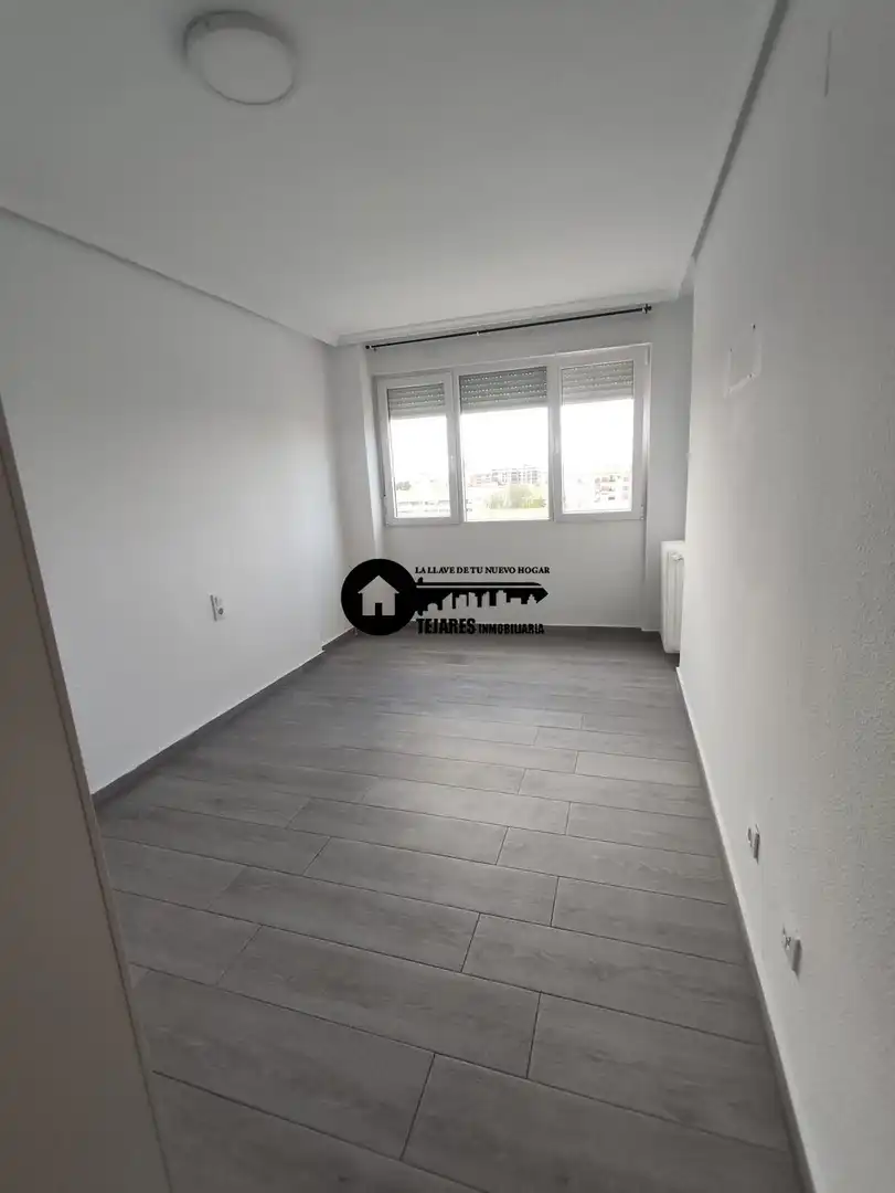 Habitación de Piso en venta en Albacete con Calefacción, Trastero y Balcón