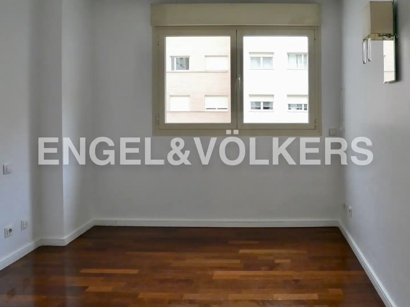Bedroom of Flat for sale in Madrid  with Air Conditioner, Heating and Swimming Pool