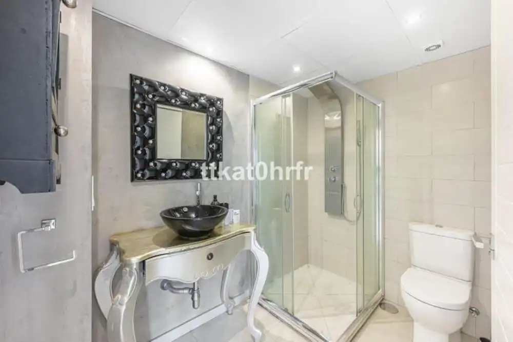 Bany de Apartament de lloguer en Marbella amb Aire condicionat, Terrassa i Moblat