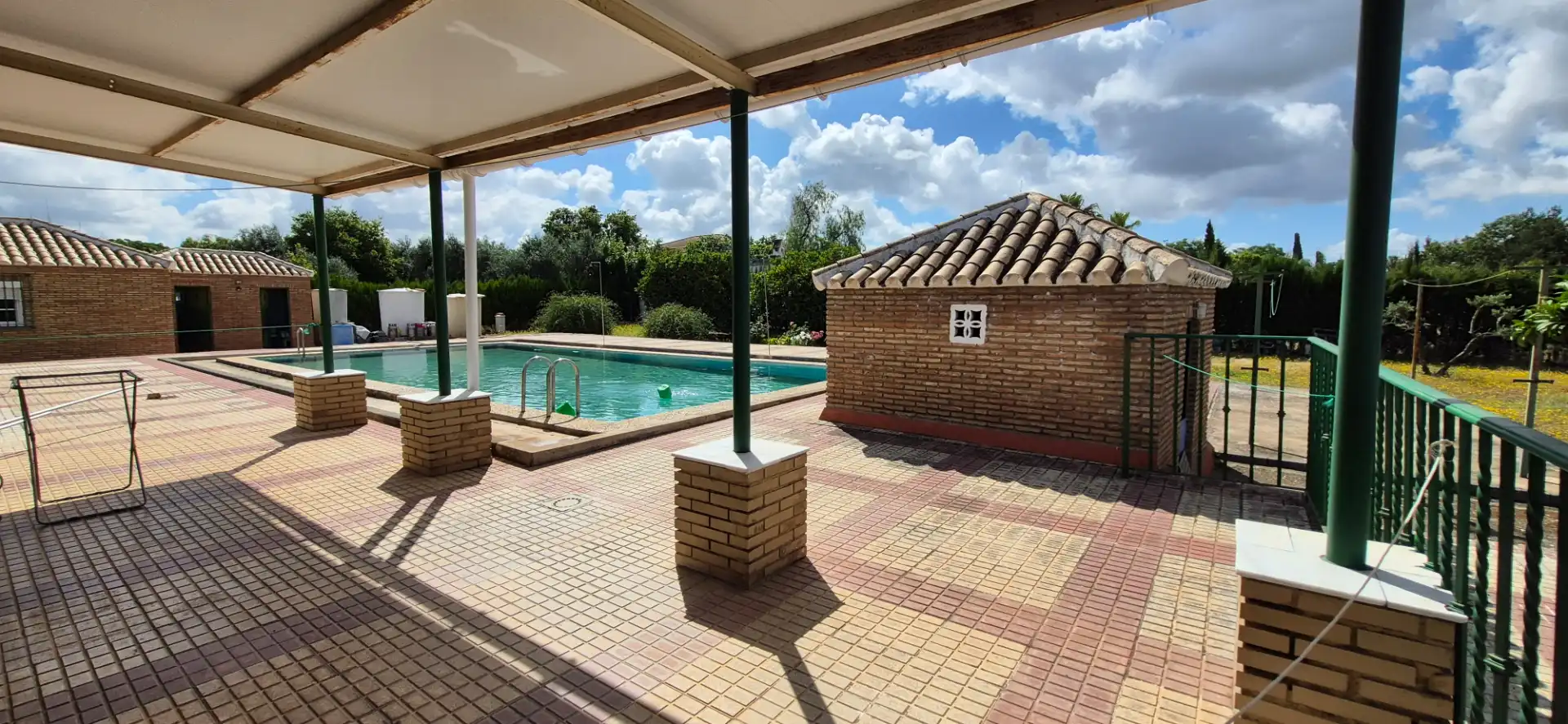 Piscina de Casa o chalet en venta en Carmona con Aire acondicionado, Calefacción y Jardín privado