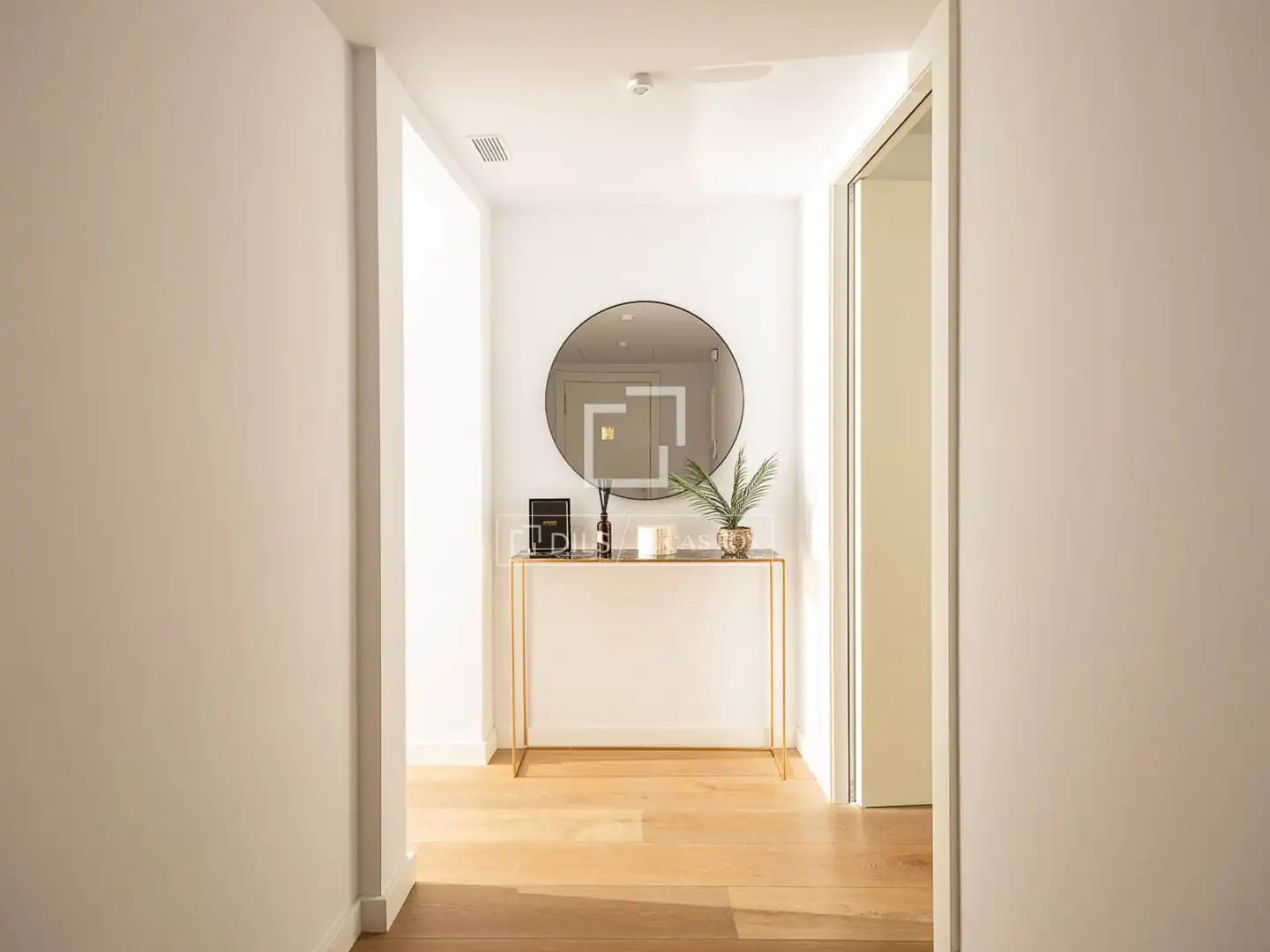 Wohnung zum Verkauf in Barcelona mit Klimaanlage, Terrasse und Schwimmbad