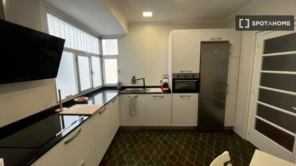 Kitchen of Flat for share in Bilbao   with Air Conditioner and Terrace