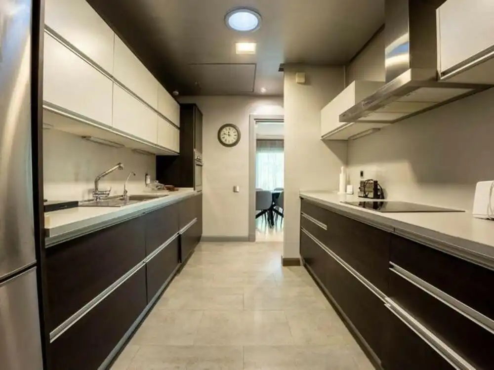 Cocina de Casa o chalet de alquiler en Estepona con Aire acondicionado, Jardín privado y Terraza