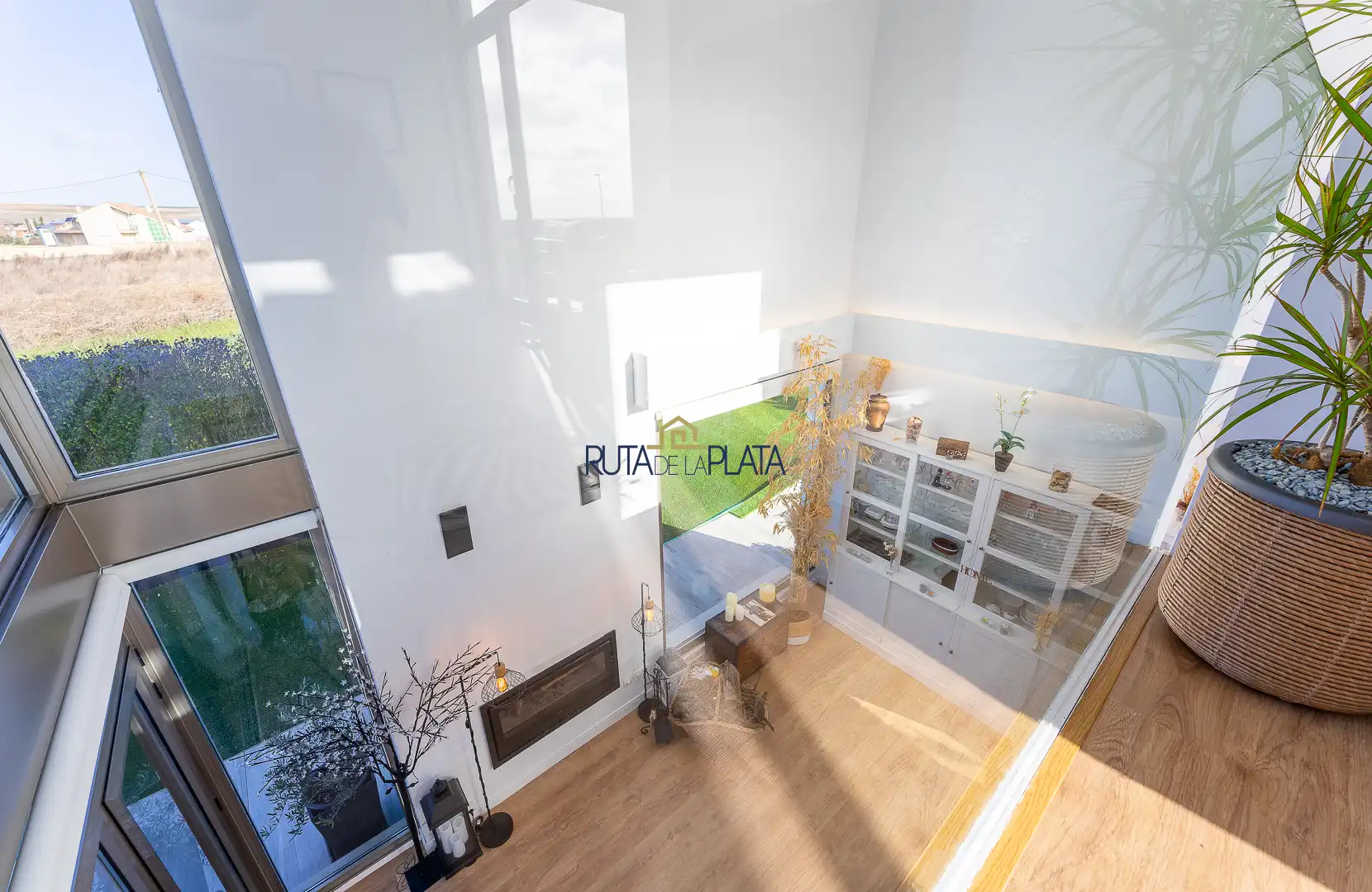 Sala d'estar de Casa o xalet en venda en Roales amb Calefacció, Jardí privat i Parquet
