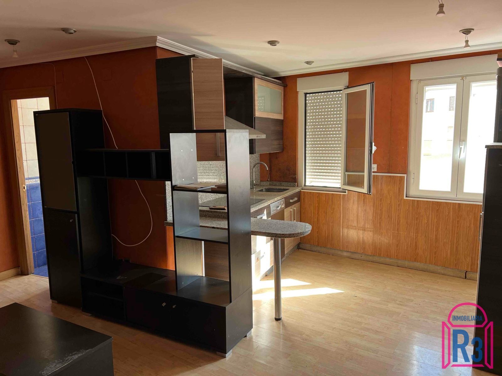 Cuina de Pis en venda en León Capital  amb Calefacció i Terrassa