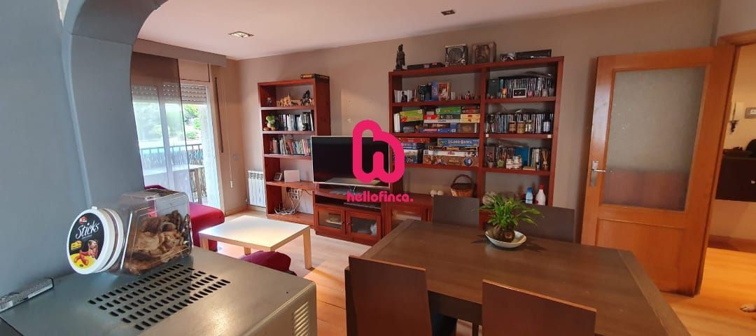 Sala d'estar de Pis en venda en Viladecavalls amb Aire condicionat, Calefacció i Parquet