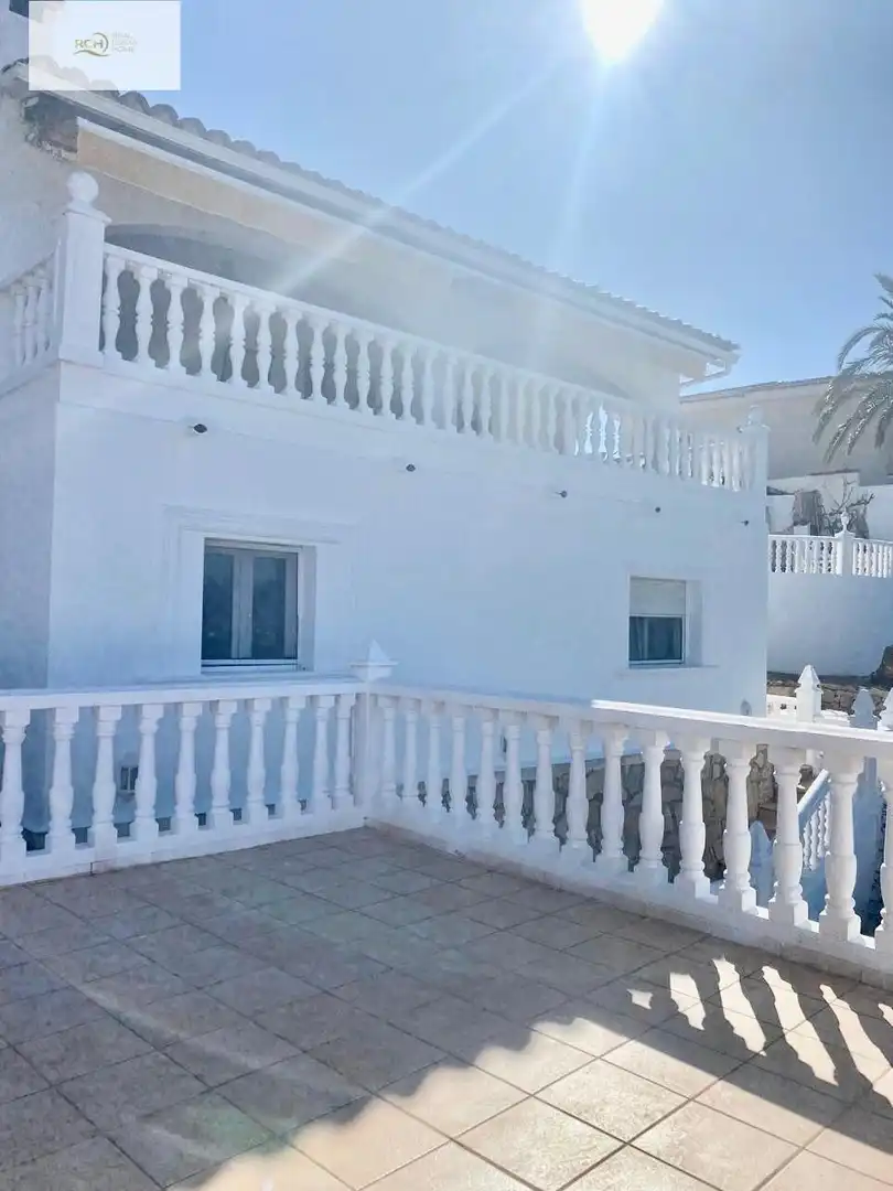 Casa adosada en venda a Altea ciudad