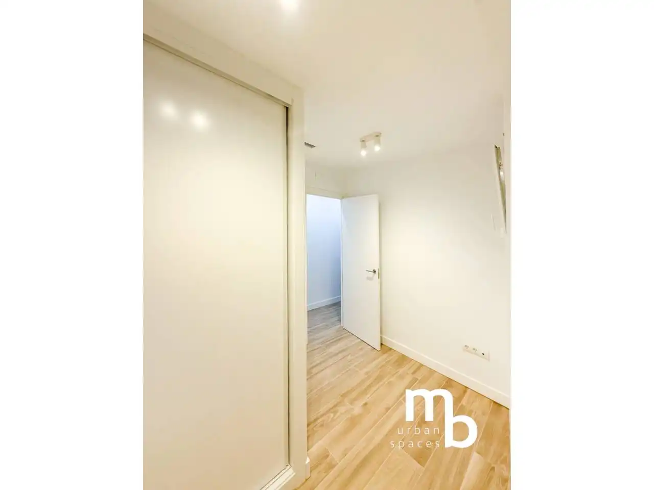 Flat for sale in Madrid  with Air Conditioner and Heating