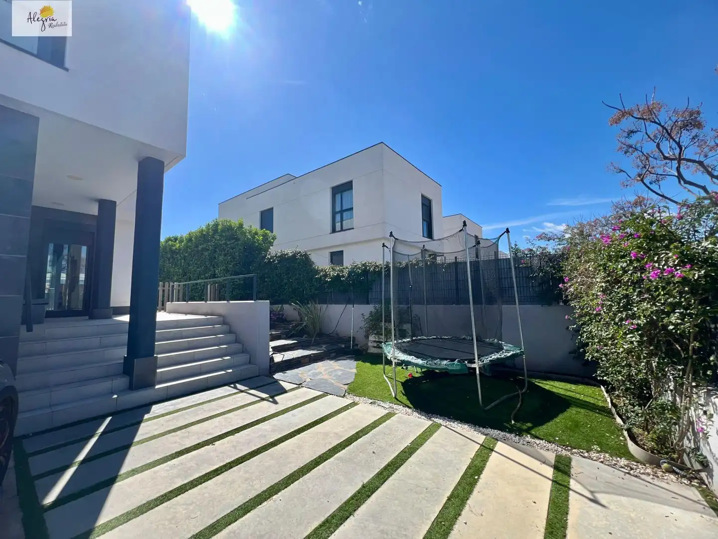 Garden of Houses for sale in Bétera  with Air Conditioner, Heating and Private garden