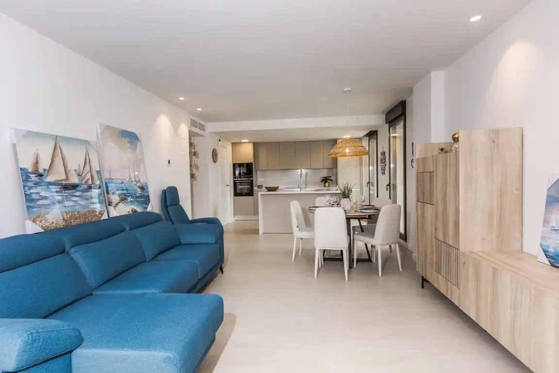Sala de estar de Apartamento de alquiler en Dénia con Aire acondicionado, Jardín privado y Terraza