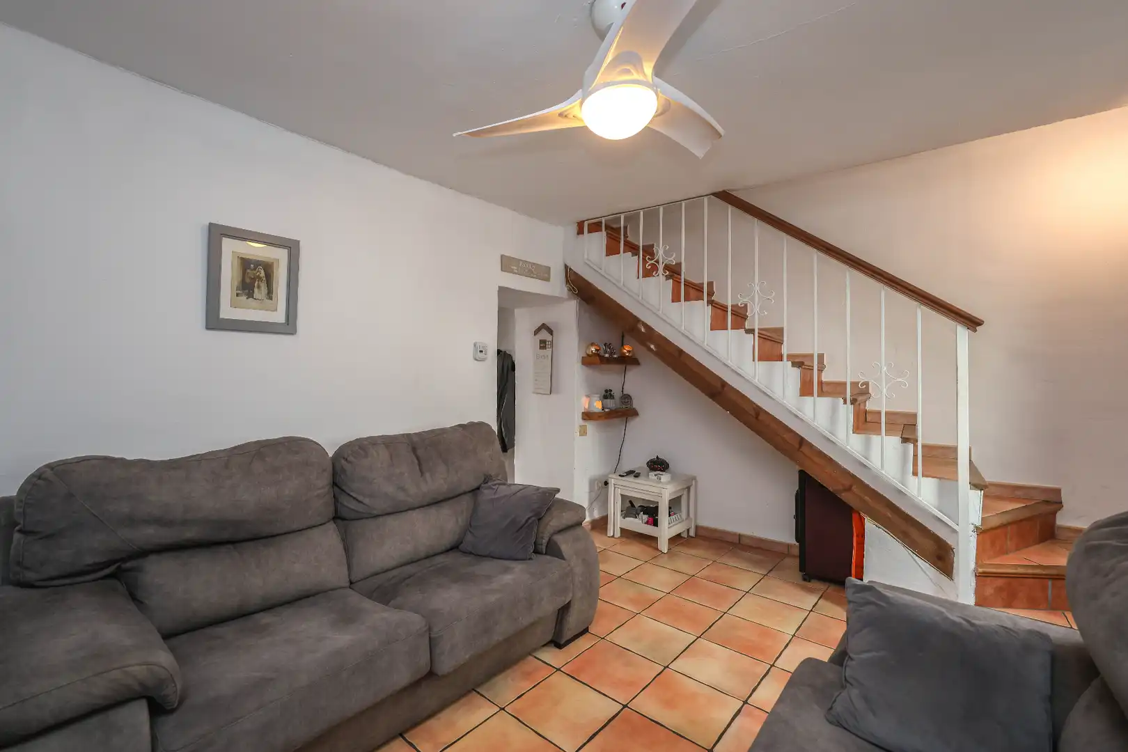 Sala de estar de Casa adosada en venta en Guaro con Aire acondicionado