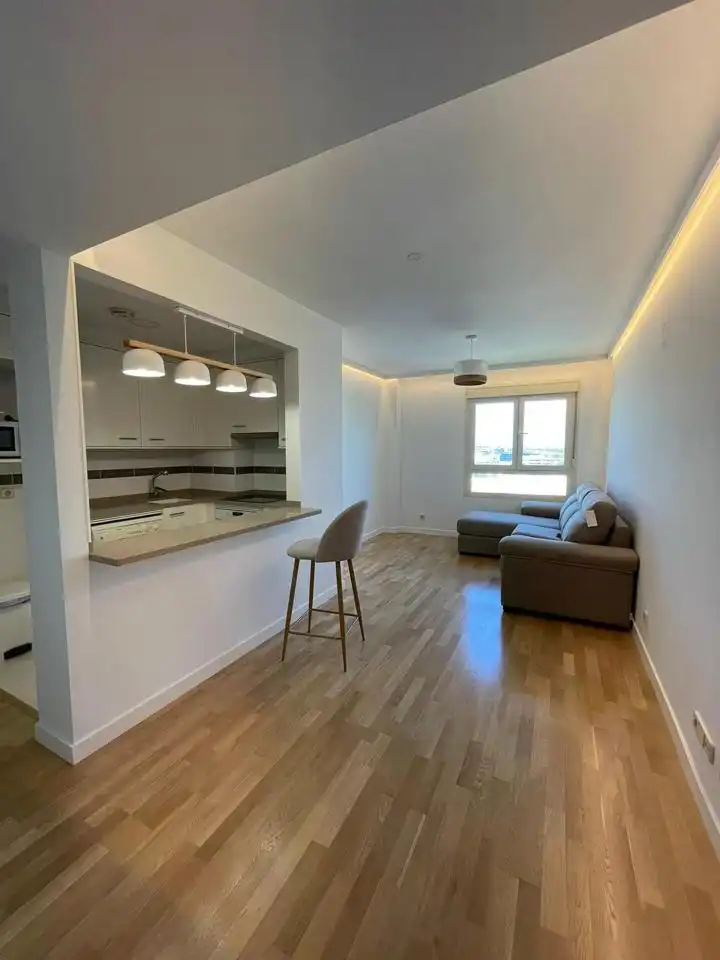 Flat with pool to rent in Calle de Arcaute, imagen 3