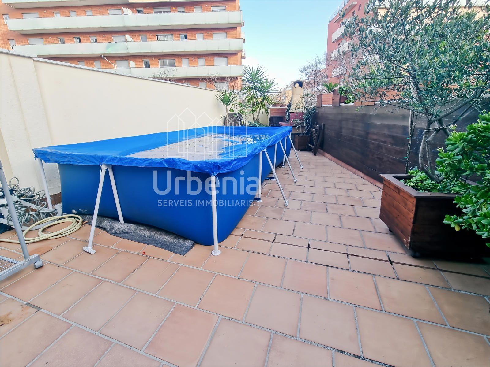 Piscina de Pis en venda en Mataró amb Aire condicionat, Calefacció i Jardí privat