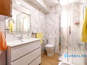 Piso con ascensor en venta en Calle los Alpes