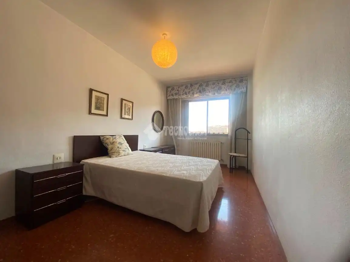 Habitación de Piso en venta en Zaragoza con Calefacción, Terraza y Balcón
