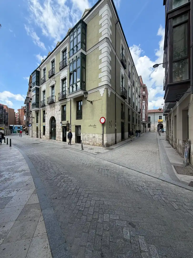 Vista exterior de Pis en venda en Valladolid amb Calefacció, Parquet i Moblat