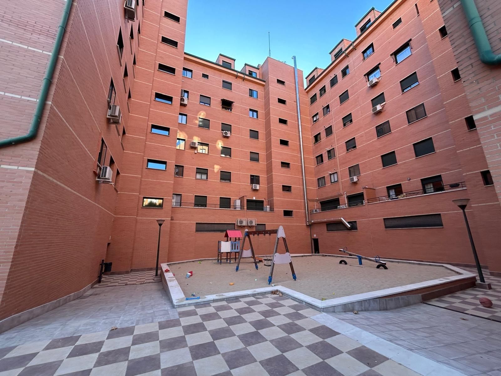 Exterior view of Attic for sale in Alcalá de Henares  with Air Conditioner, Heating and Terrace