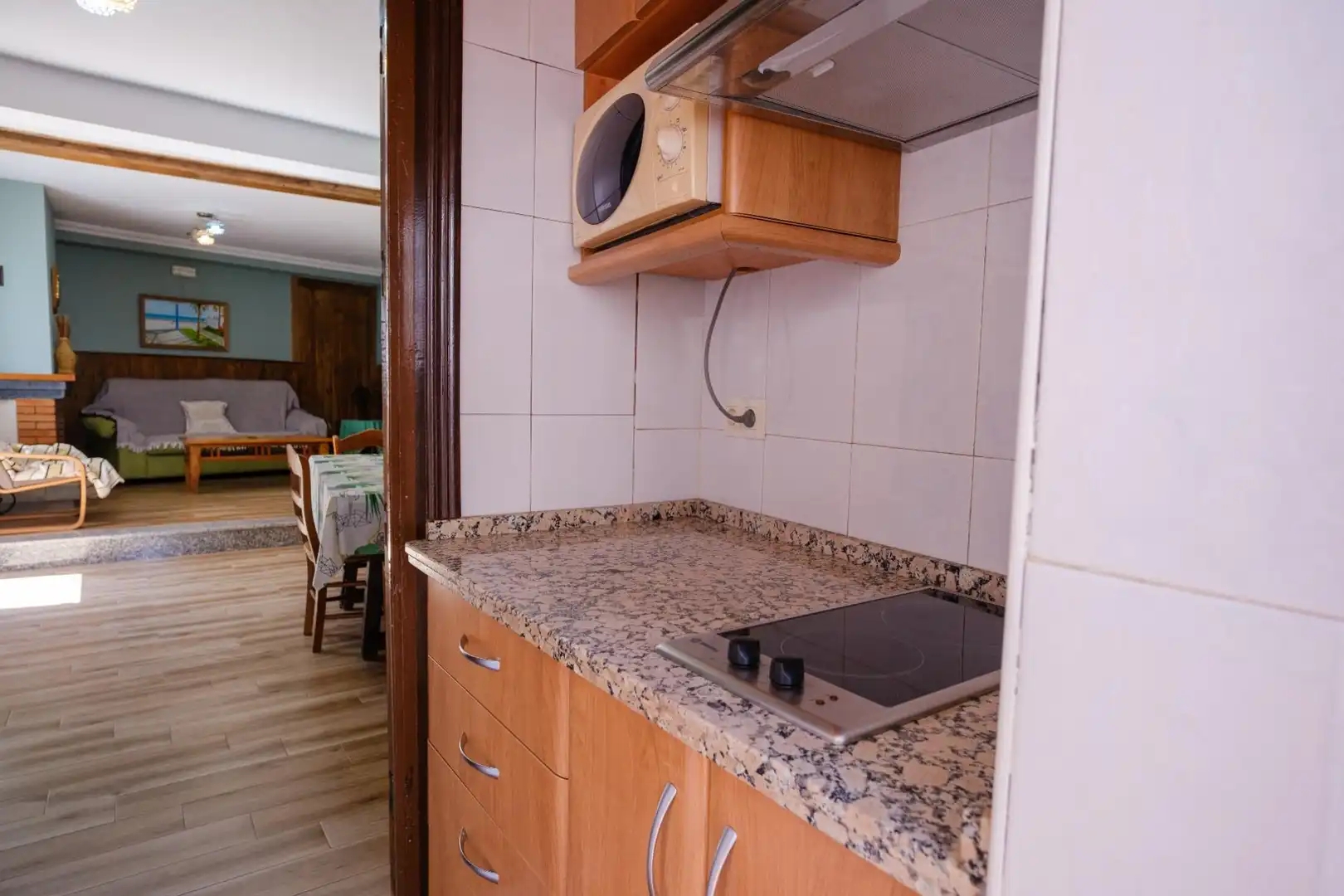 Cuina de Casa adosada en venda en Teba amb Aire condicionat, Jardí privat i Piscina