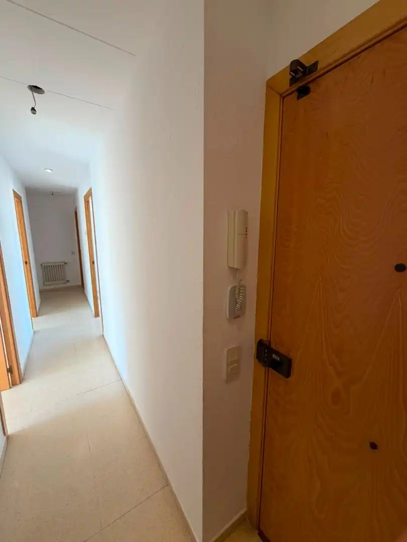 Flat with terrace for sale in Carrer de Maria Escalfet, imagen 2
