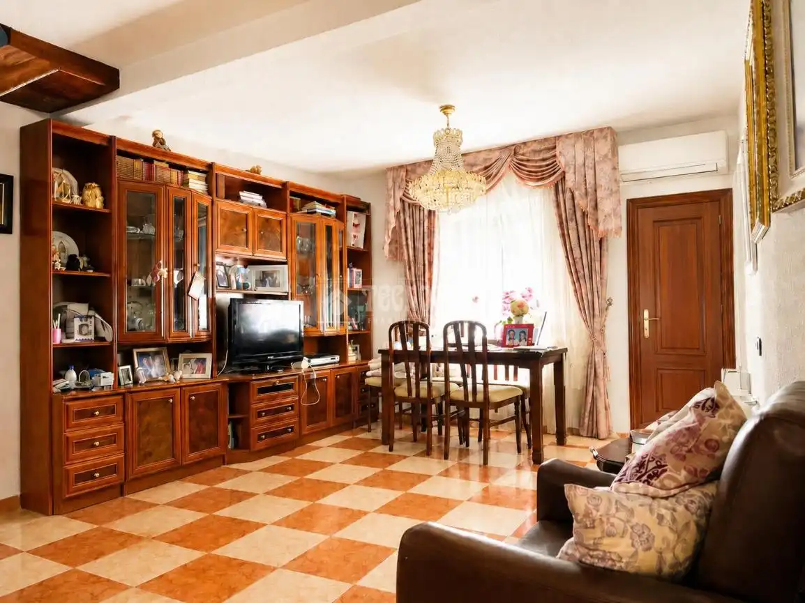 Living room of Houses for sale in Pinto  with Air Conditioner and Heating