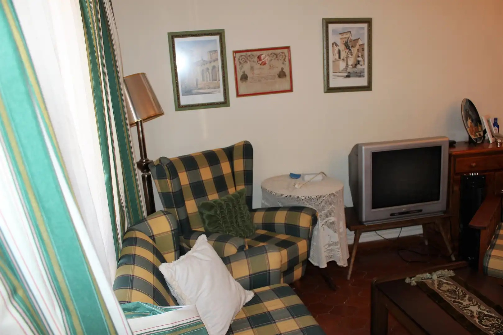 Sala de estar de Casa adosada en venta en Brazatortas con Calefacción, Jardín privado y Piscina