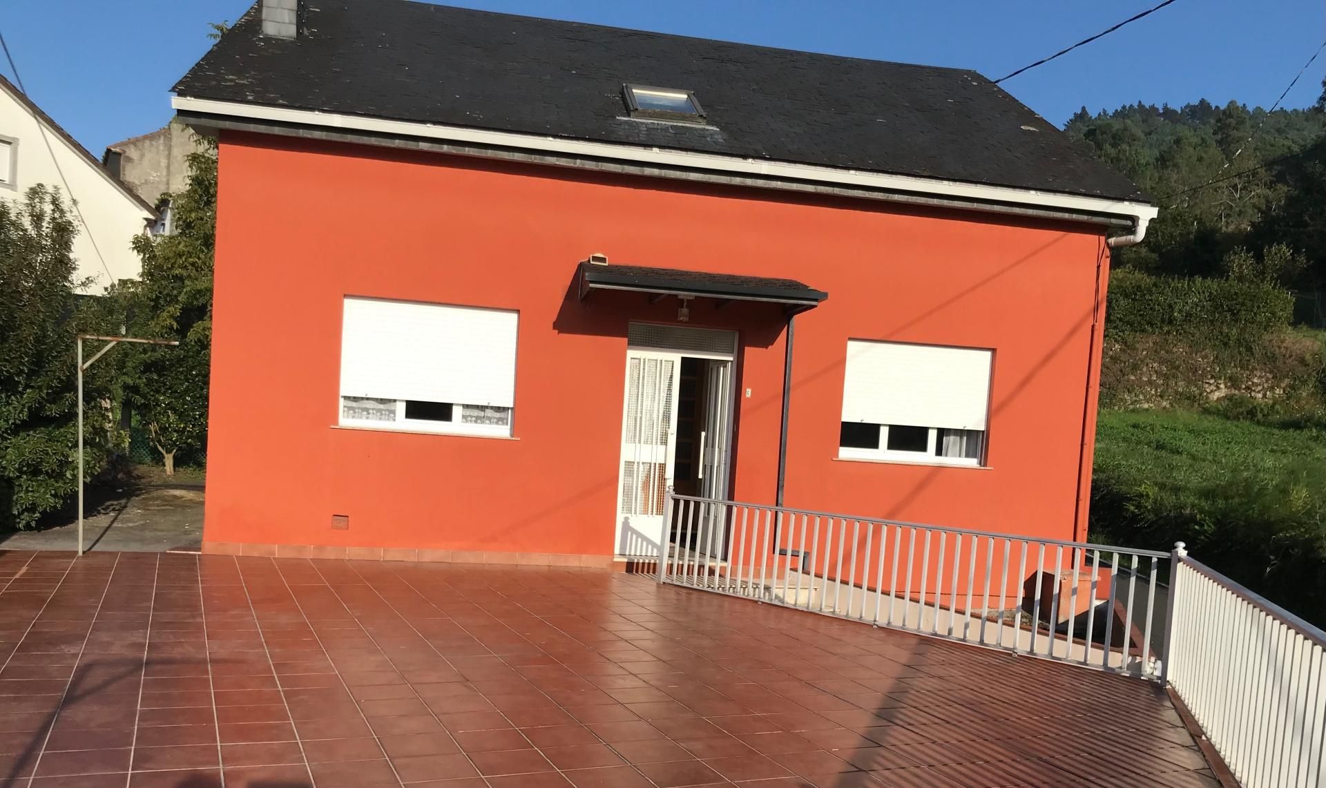 Vista exterior de Casa o xalet en venda en Noia amb Terrassa
