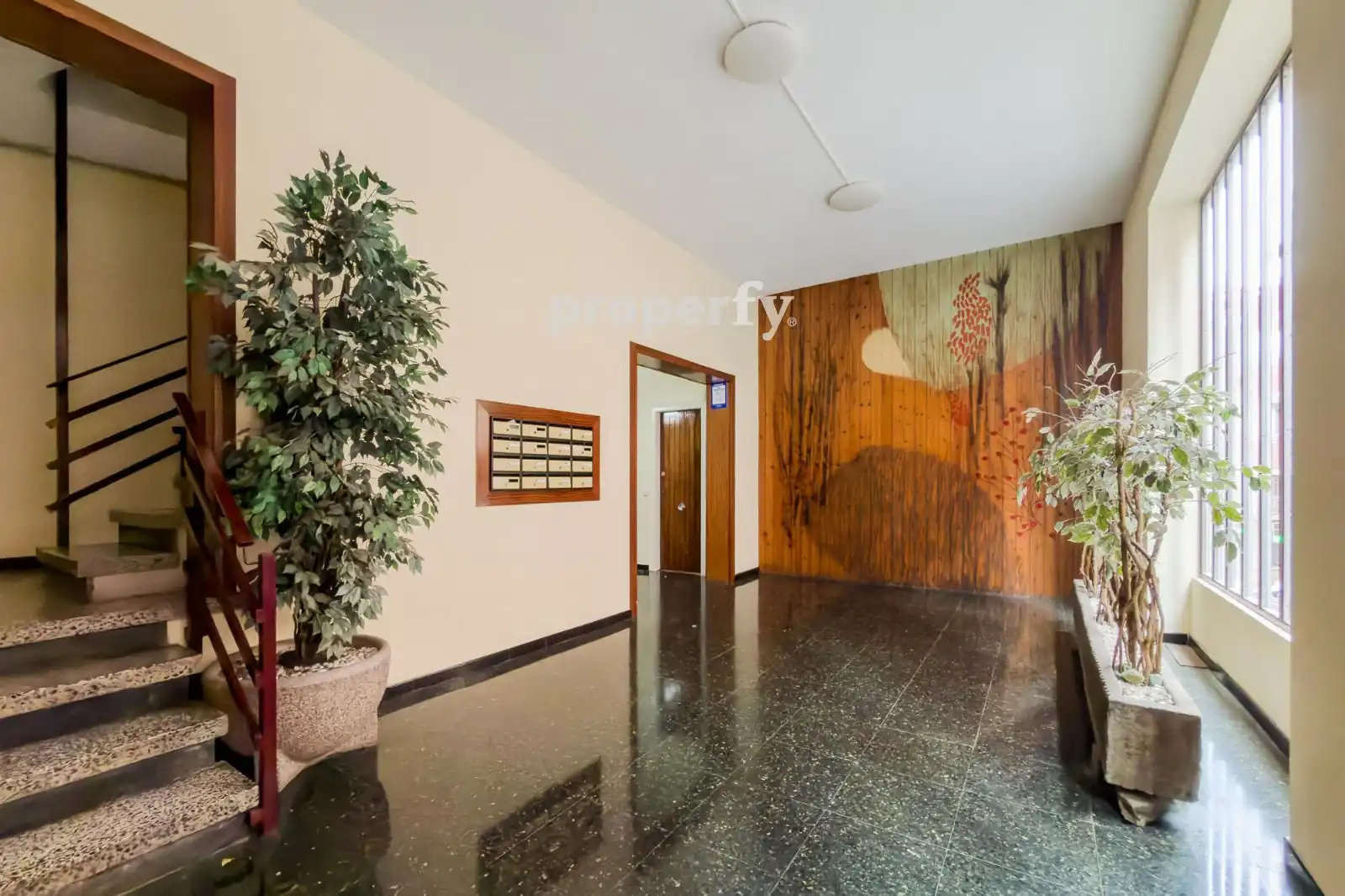 Piso en venta en Barcelona con Calefacción, Terraza y Balcón
