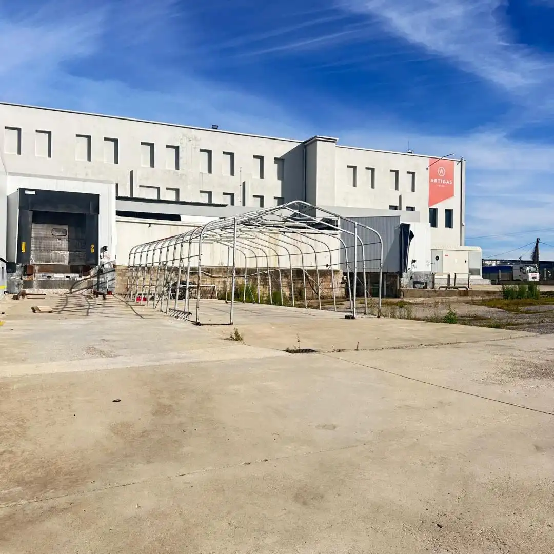 Vista exterior de Nave industrial en venta en Cornellà del Terri