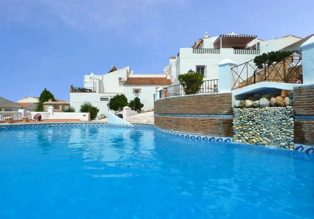 Piscina de Casa o chalet en venta en Nerja con Aire acondicionado, Calefacción y Terraza