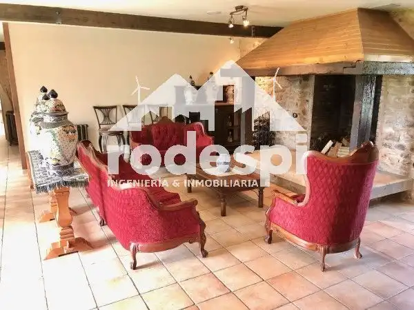 Sala d'estar de Casa o xalet en venda en Curtis amb Calefacció, Traster i Piscina