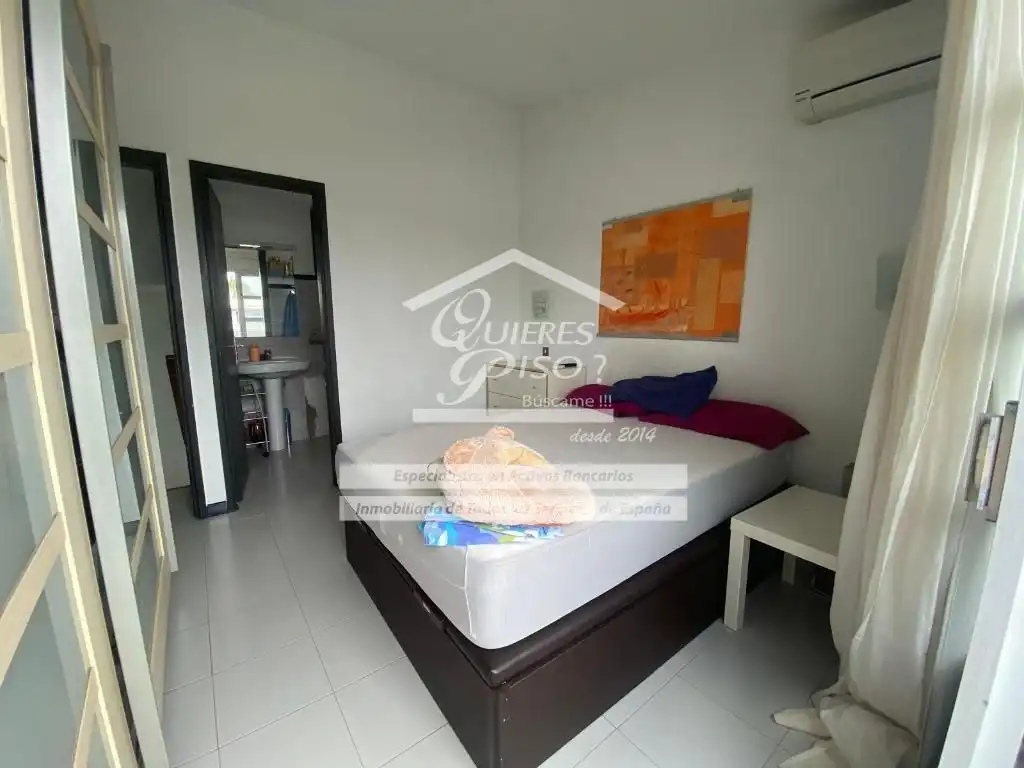 Bedroom of Houses for sale in San Bartolomé de Tirajana  with Terrace, Swimming Pool and Community pool