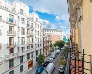 Exterior view of Apartment to rent in  Madrid Capital  with Air Conditioner, Parquet flooring and Furnished